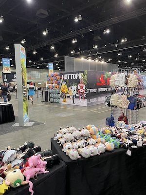 HotTopic_Booth_03